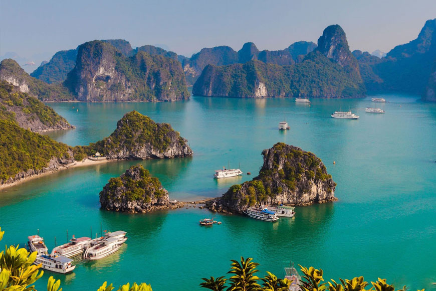 Khám Phá Vịnh Hạ Long: Tour Du Lịch Đẳng Cấp Khởi Hành Từ Hà Nội