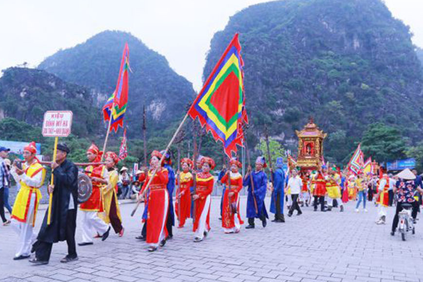 Phần hội thu hút đông đảo du khách và người dân địa phương. Ảnh: Sưu tầm